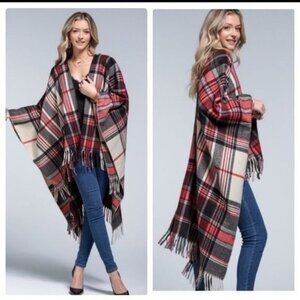 RUGGINE" CHIC SOFT PLAID RUANA -SOFT PLAID.  ONE SIZE-NEW